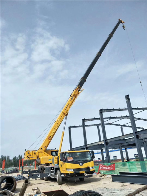 慈溪市超高层建筑钢结构吊装案例